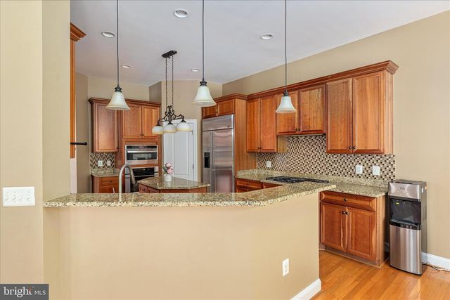 12810 FALCON WOOD PL, Fairfax, VA 22033