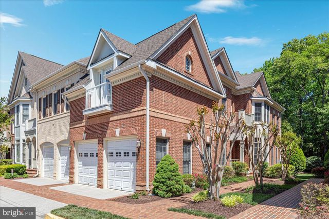 12810 FALCON WOOD PL, Fairfax, VA 22033