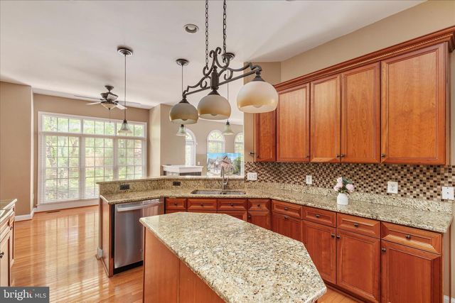 12810 FALCON WOOD PL, Fairfax, VA 22033