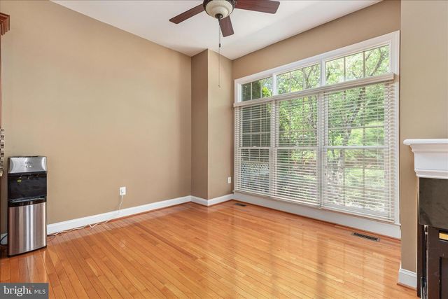 12810 FALCON WOOD PL, Fairfax, VA 22033