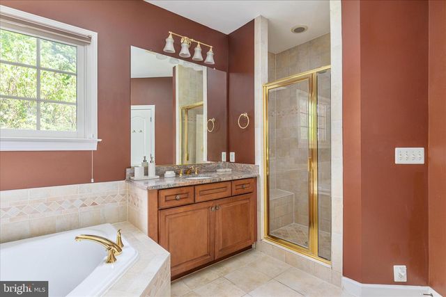 12810 FALCON WOOD PL, Fairfax, VA 22033