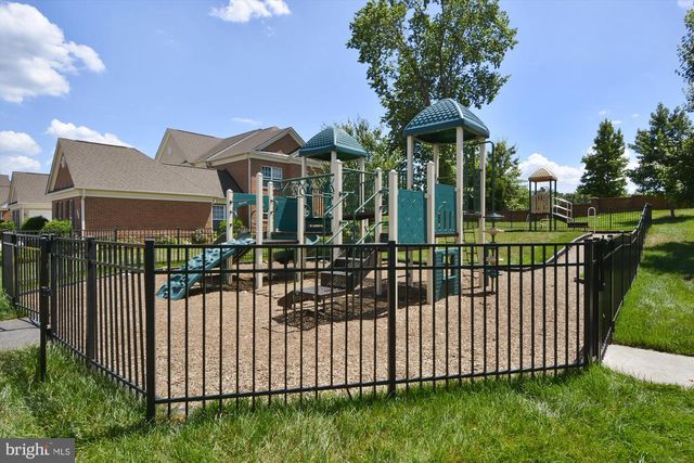 12810 FALCON WOOD PL, Fairfax, VA 22033