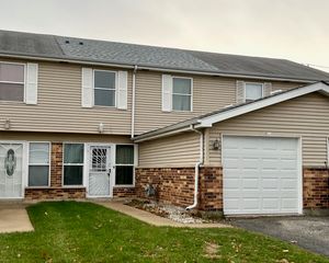 2611 E Martha Place, Burnham, IL 60633