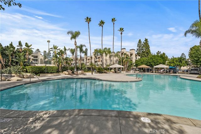 5500 Owensmouth Avenue 317, Woodland Hills, CA 91367