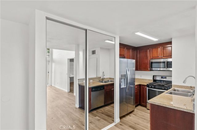 5500 Owensmouth Avenue 317, Woodland Hills, CA 91367