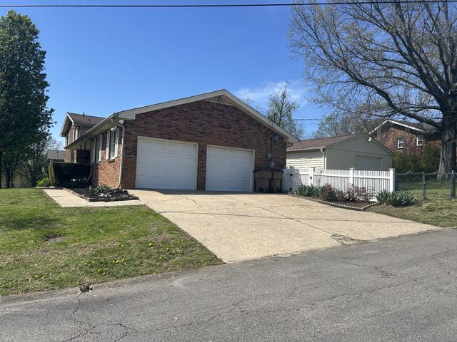 251 Sailboat Dr, Nashville, TN 37217