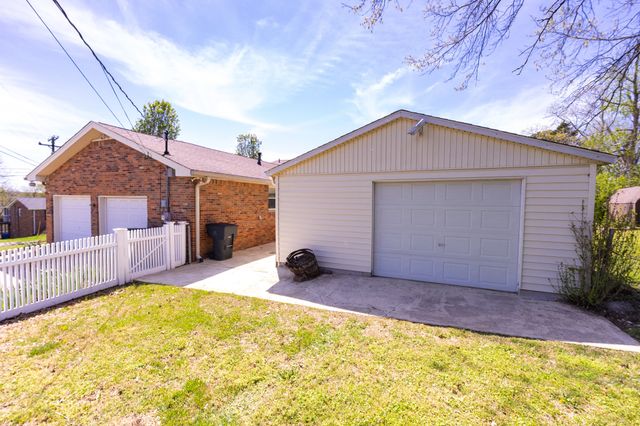 251 Sailboat Dr, Nashville, TN 37217