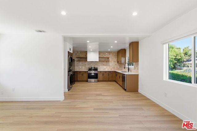 5411 Troost Avenue, Valley Village, CA 91601