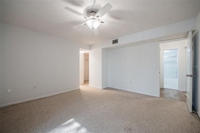1130 N LAKE PARKER AVE C226, Lakeland, FL 33805