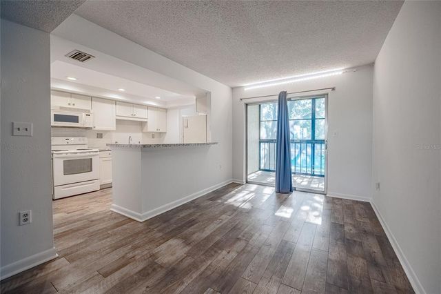 1130 N LAKE PARKER AVE C226, Lakeland, FL 33805