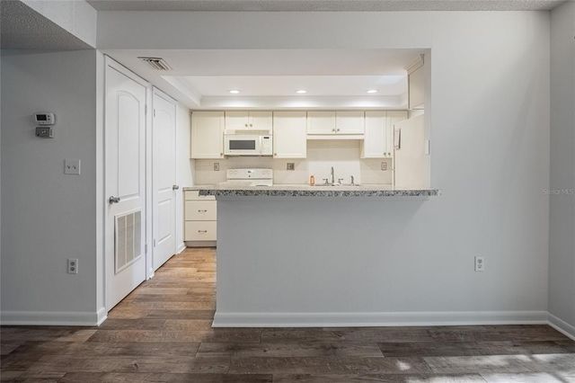 1130 N LAKE PARKER AVE C226, Lakeland, FL 33805
