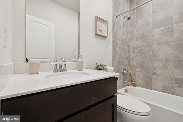 140A GASLIGHT ALY, Bensalem, PA 19020