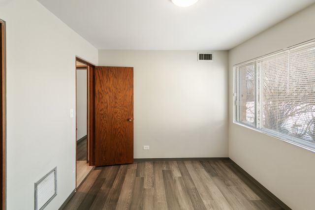 318 Walker Avenue 7, Highland Park, IL 60035