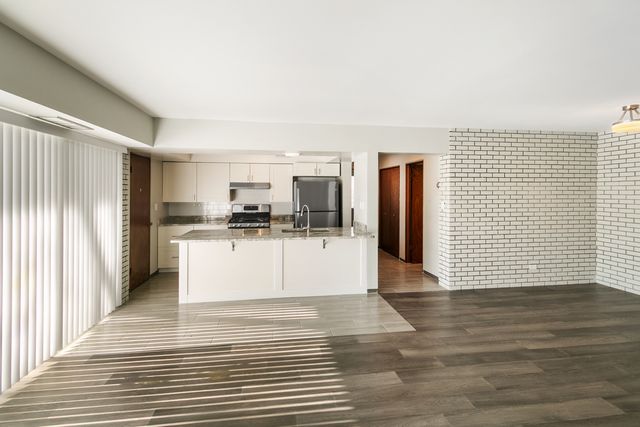 318 Walker Avenue 7, Highland Park, IL 60035