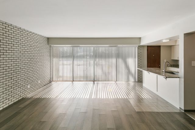 318 Walker Avenue 7, Highland Park, IL 60035