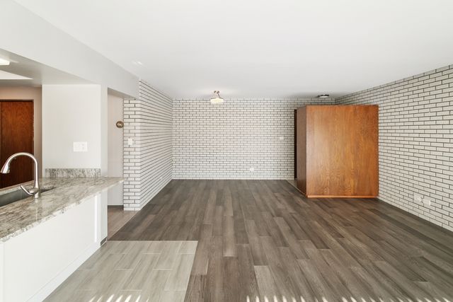 318 Walker Avenue 7, Highland Park, IL 60035