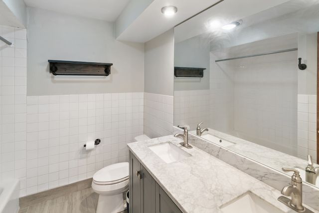 318 Walker Avenue 7, Highland Park, IL 60035