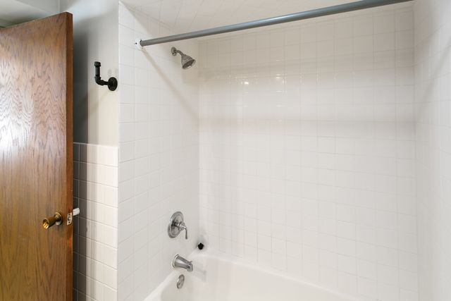 318 Walker Avenue 7, Highland Park, IL 60035