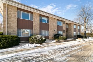 318 Walker Avenue 7, Highland Park, IL 60035