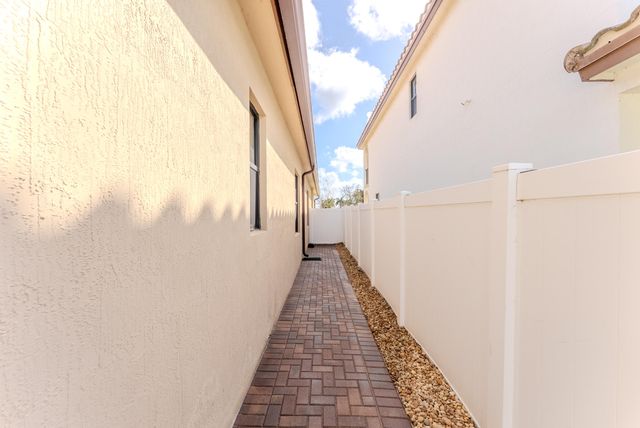 5115 NW 51st Terrace, Tamarac, FL 33319