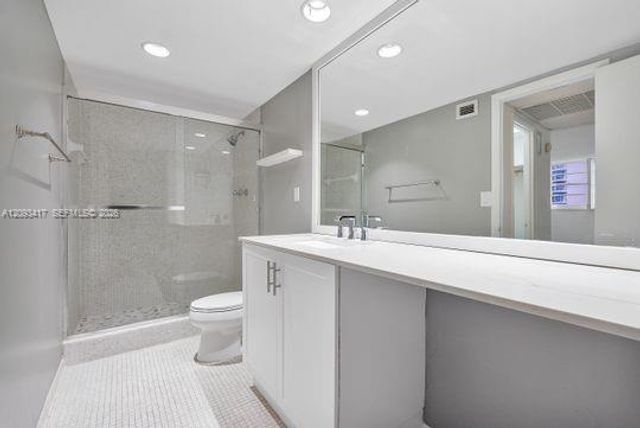 90 Edgewater Drive 514, Coral Gables, FL 33133