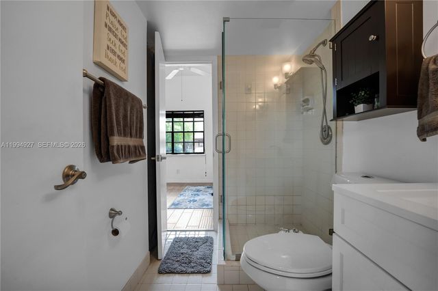 10101 Woodbury Ct, Pembroke Pines, FL 33026