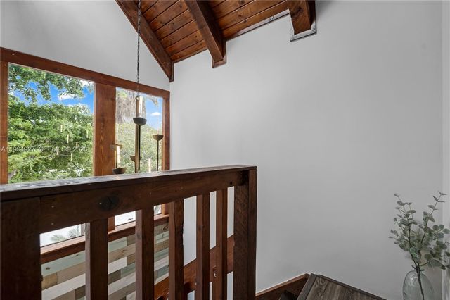 10101 Woodbury Ct, Pembroke Pines, FL 33026