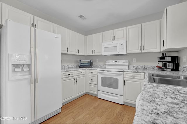 1730 Pepperwood Way, Leland, NC 28451