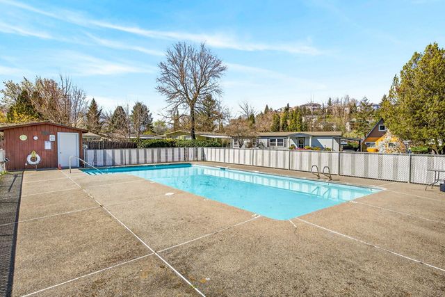 4624 S Pacific Hwy 23, Phoenix, OR 97535