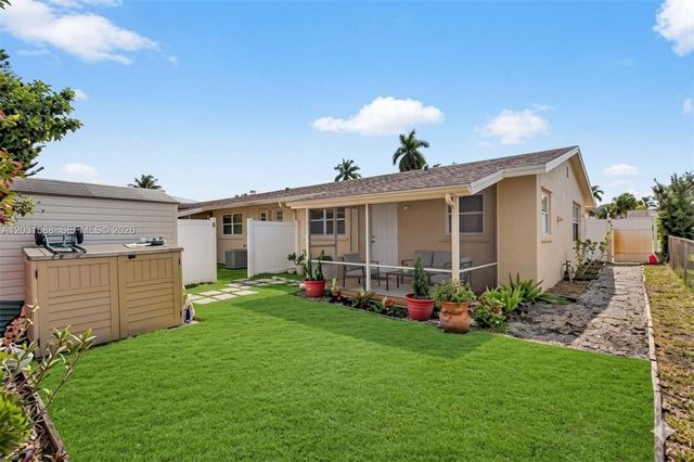 1701 NE 55th St 1-2, Fort Lauderdale, FL 33334