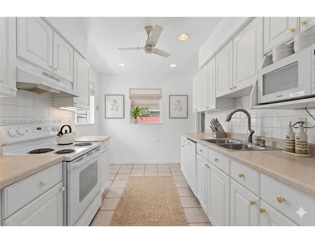 1701 NE 55th St 1-2, Fort Lauderdale, FL 33334