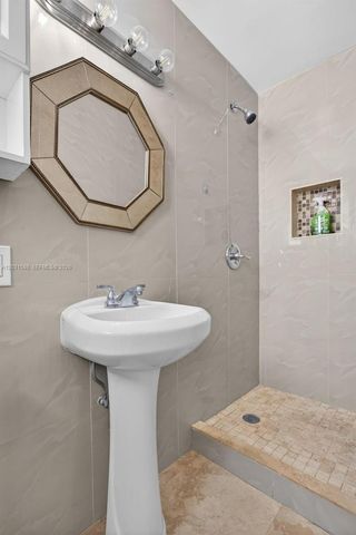 1701 NE 55th St 1-2, Fort Lauderdale, FL 33334