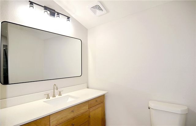 806 N Adams St, Beeville, TX 78102