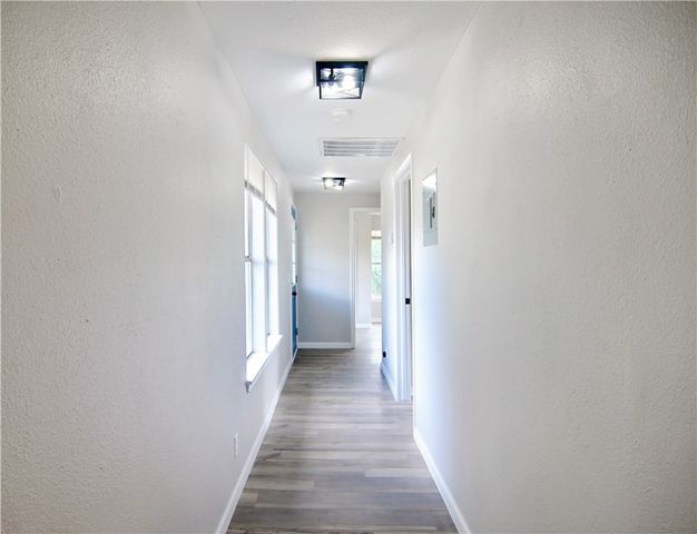 806 N Adams St, Beeville, TX 78102