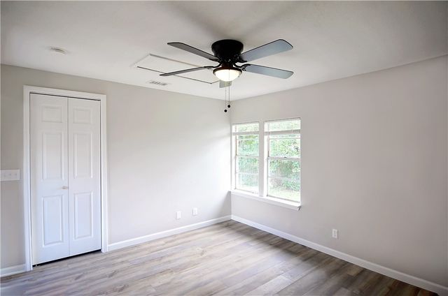 806 N Adams St, Beeville, TX 78102