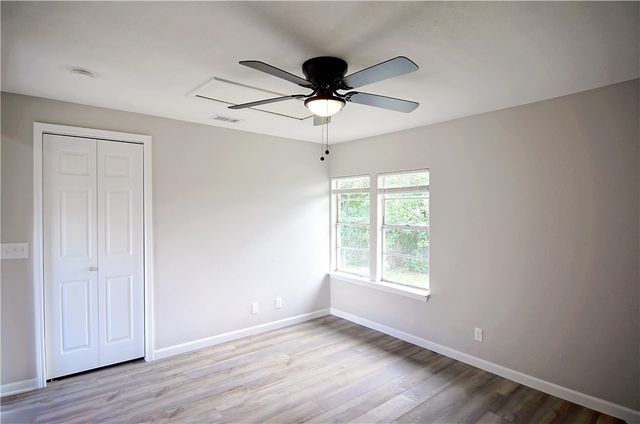 806 N Adams St, Beeville, TX 78102