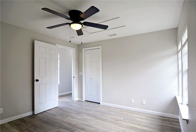 806 N Adams St, Beeville, TX 78102