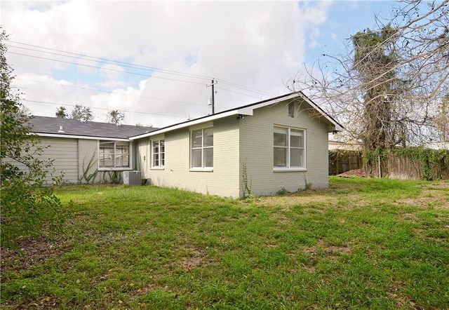 806 N Adams St, Beeville, TX 78102