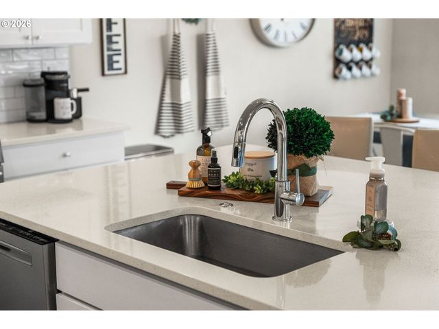 11760 Se GOLDEN EAGLE Ln, Happy Valley, OR 97086