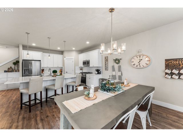 11760 Se GOLDEN EAGLE Ln, Happy Valley, OR 97086