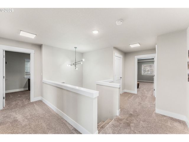 11760 Se GOLDEN EAGLE Ln, Happy Valley, OR 97086