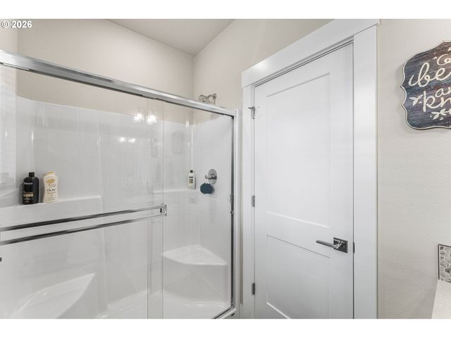 11760 Se GOLDEN EAGLE Ln, Happy Valley, OR 97086