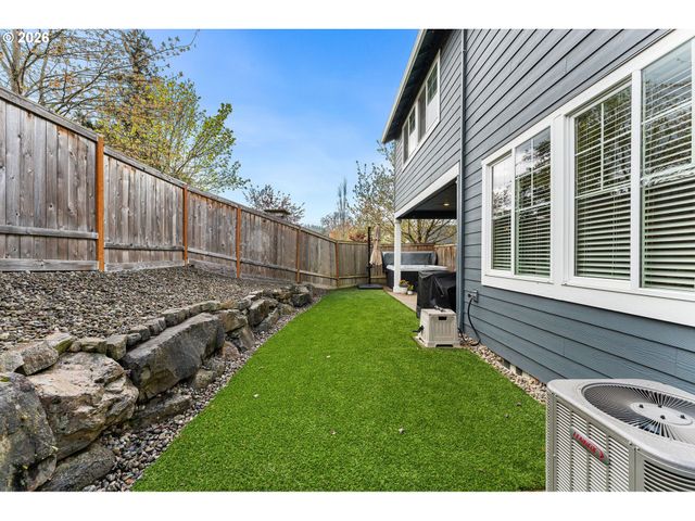 11760 Se GOLDEN EAGLE Ln, Happy Valley, OR 97086