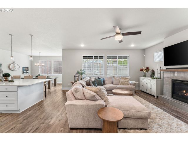 11760 Se GOLDEN EAGLE Ln, Happy Valley, OR 97086