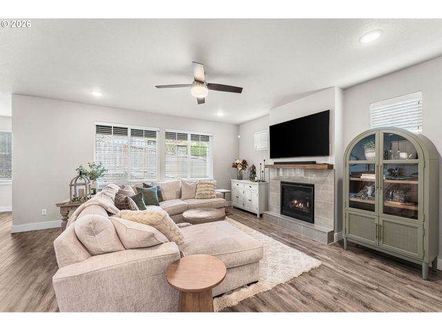 11760 Se GOLDEN EAGLE Ln, Happy Valley, OR 97086