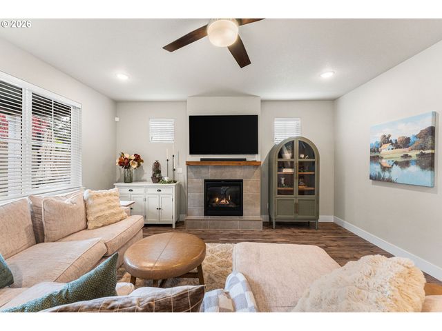 11760 Se GOLDEN EAGLE Ln, Happy Valley, OR 97086