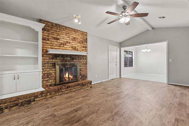 113 Oak Tree Drive, Midwest City, OK 73130