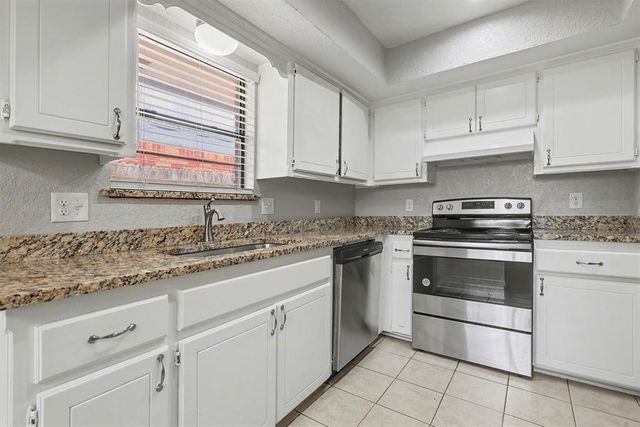 113 Oak Tree Drive, Midwest City, OK 73130