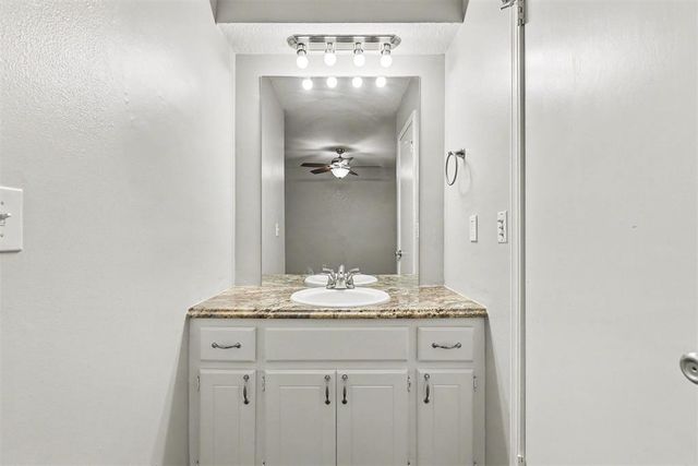 113 Oak Tree Drive, Midwest City, OK 73130