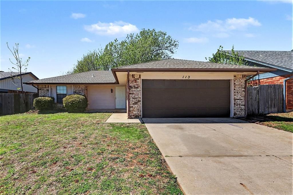 113 Oak Tree Drive, Midwest City, OK 73130